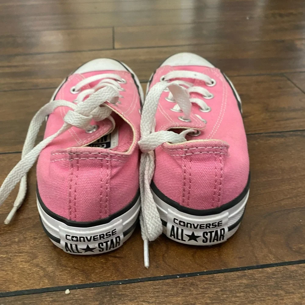 Pink Converse - Picture 3 of 6